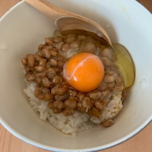 簡単♪朝ご飯におすすめ♪ごま油香る納豆玉子かけご飯